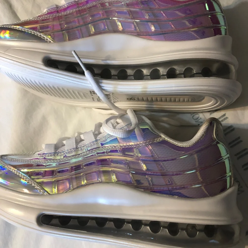 WOMEN'S ONE OF A KIND SNEAKER - Picture 2 of 4